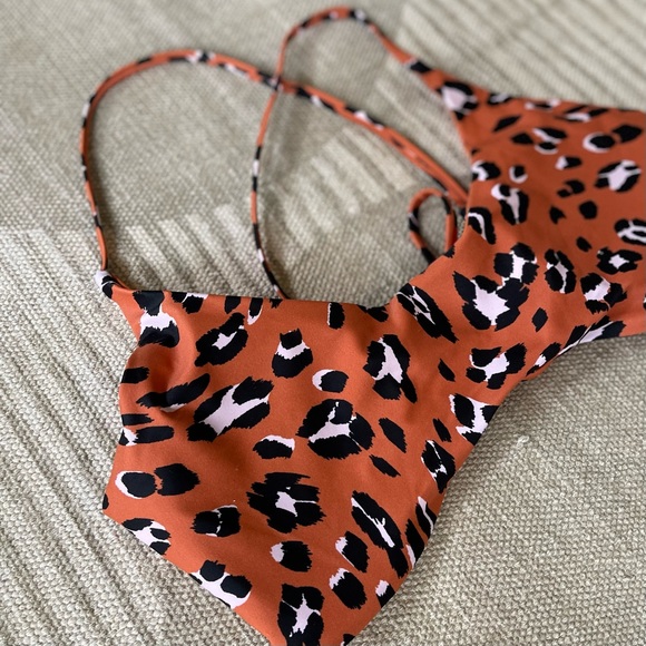 Fabletics BURNT OCHRE WAVY LEO Bikini - Picture 6 of 6
